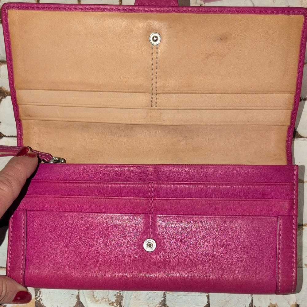 Coach Vintage Soho Buckle Leather Wallet. For lulueen - Picture 3 of 10